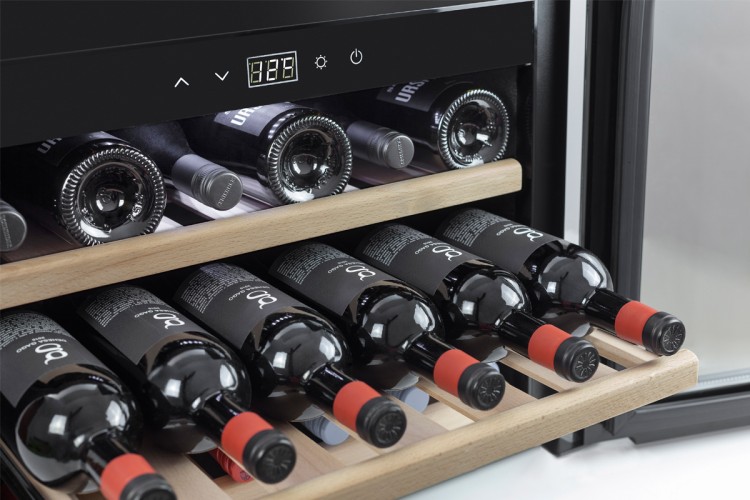Холодильник винный CASO WineSafe 18 EB Inox