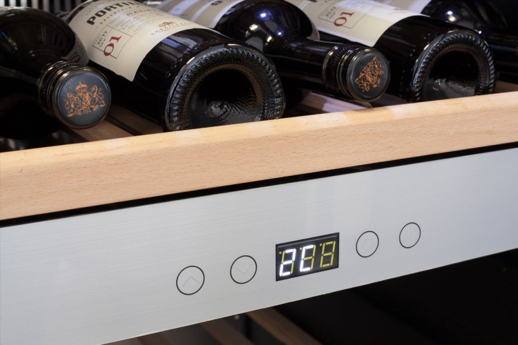 Холодильник винный CASO WineComfort 180