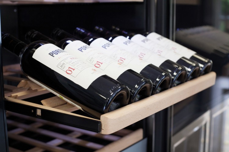 Холодильник винный CASO WineComfort 180