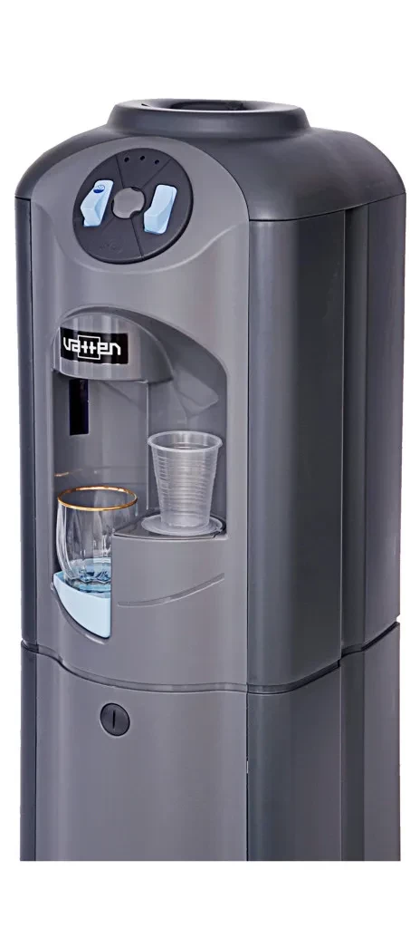 Кулер для воды VATTEN V401JKHD серый Кулер для воды VIP класса из Италии. Напольный. Компрессорный. Для офиса. Цвет корпуса тёмно-серый, все панели изготовлены из качественного пластика. Управление кнопками. Раздача воды комнатной температуры и холодной воды. Встроенный подстаканник. Три LED индикатора (индикатор питания, индикатор охлаждения, декоративный индикатор). Кулер с максимальной производительностью охлаждения (температура и производительность охлаждения - 8 - 10 градусов Цельсия, 22 л/ч). Возможность регулировки минимальной температуры охлаждения. Климатический класс SN (температура эксплуатации кулера от 10 до 32 градусов Цельсия).